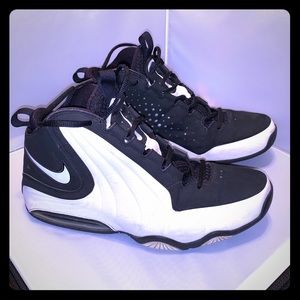 Nike air max air basketball shoes